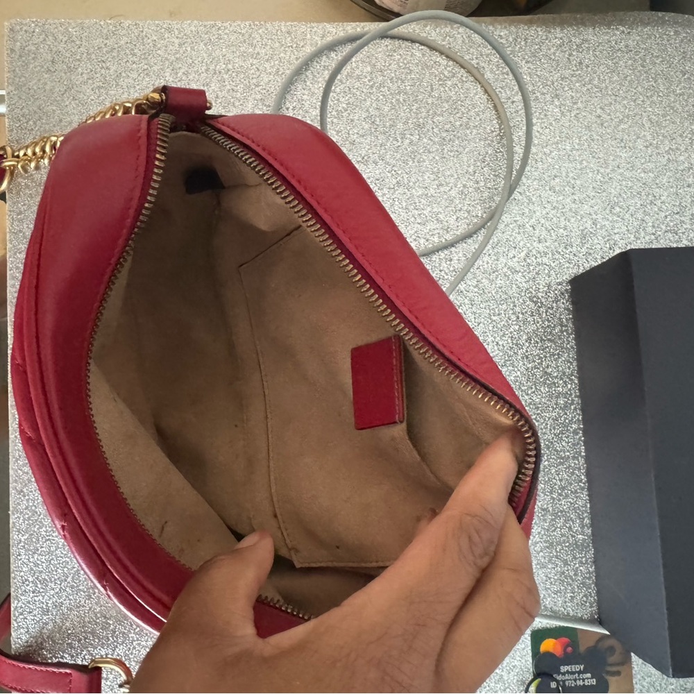 Authentic red Gucci Purse - Picture 9 of 10